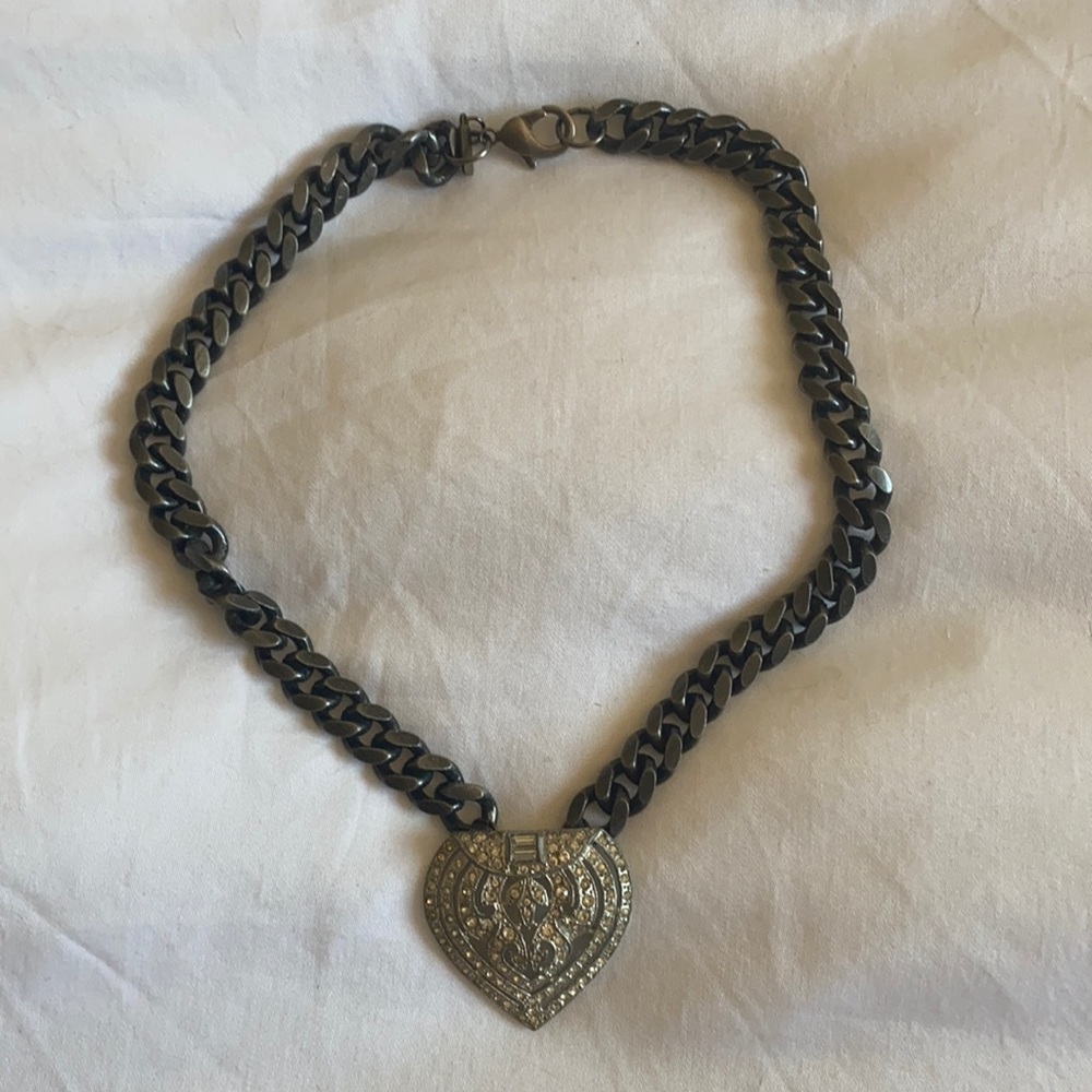 Beautiful statement necklace.